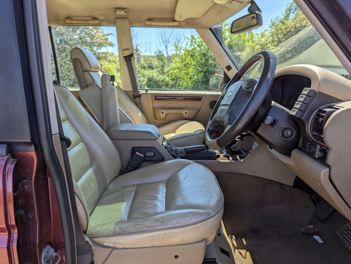 <p>2000 LAND ROVER DISCOVERY TD5 ES AUTO</p>