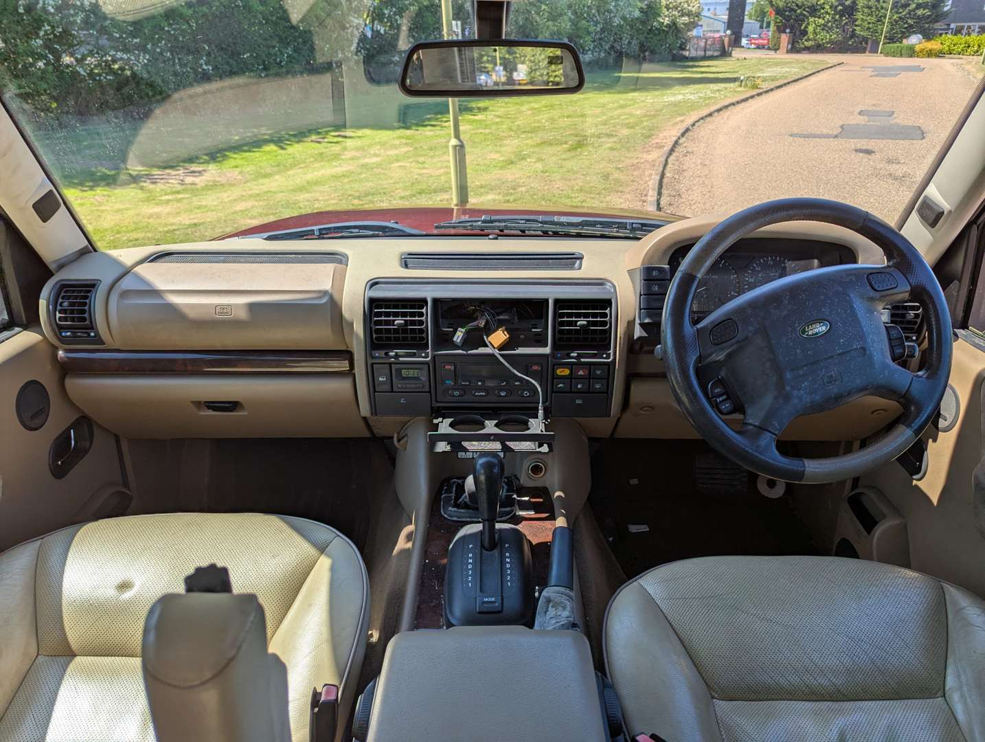 <p>2000 LAND ROVER DISCOVERY TD5 ES AUTO</p>