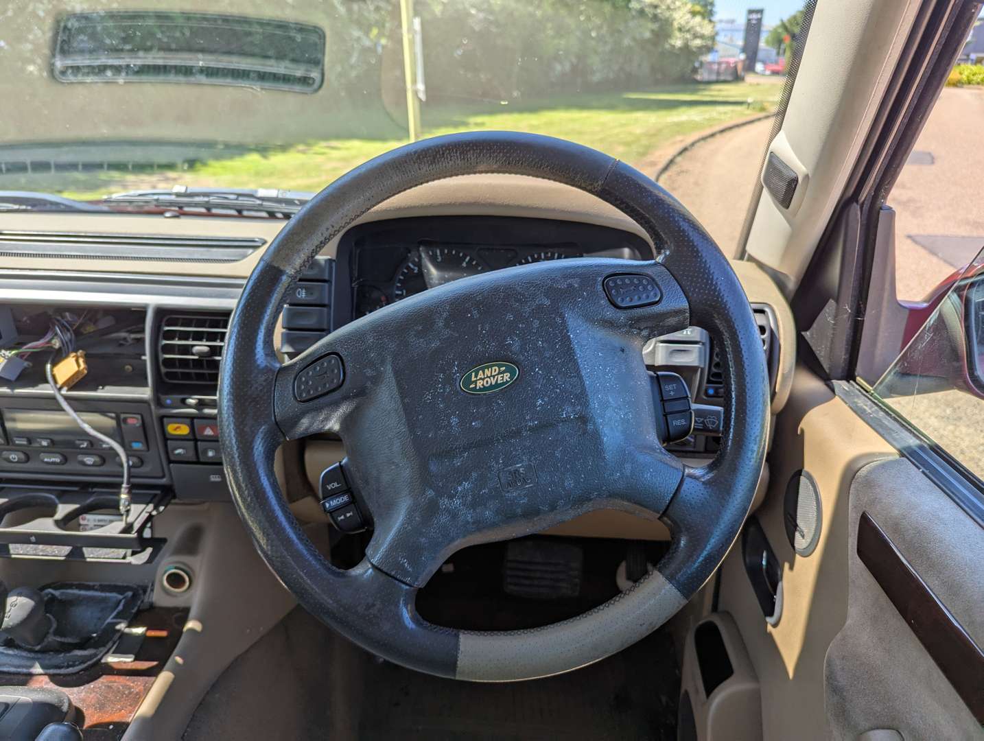 <p>2000 LAND ROVER DISCOVERY TD5 ES AUTO</p>