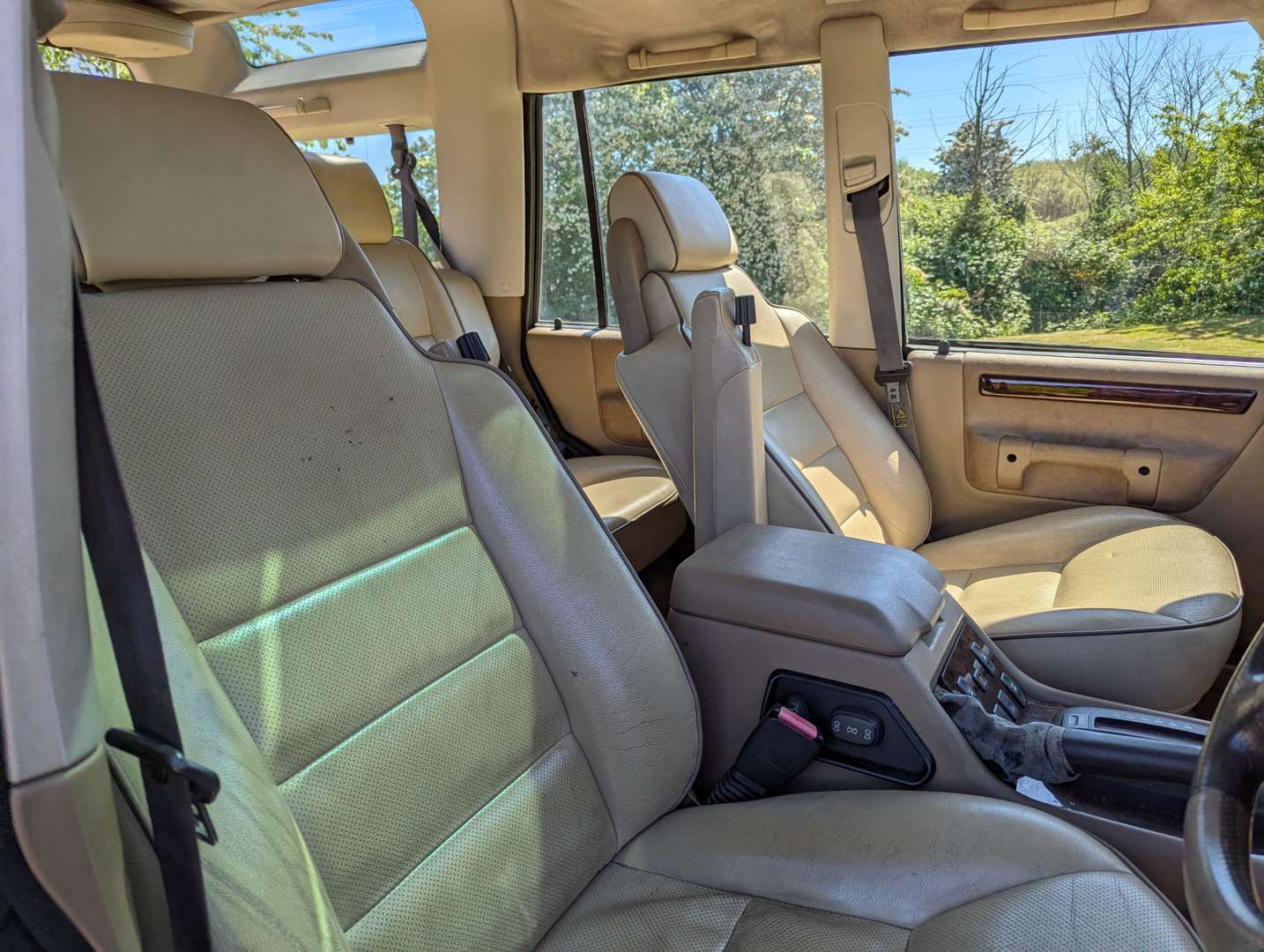 <p>2000 LAND ROVER DISCOVERY TD5 ES AUTO</p>