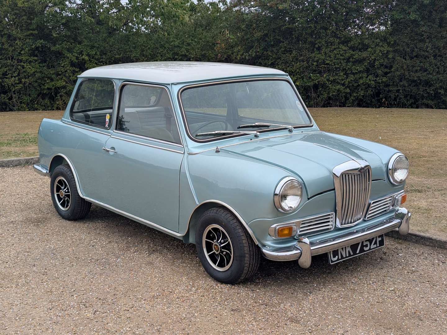 <p>1968 RILEY ELF</p>