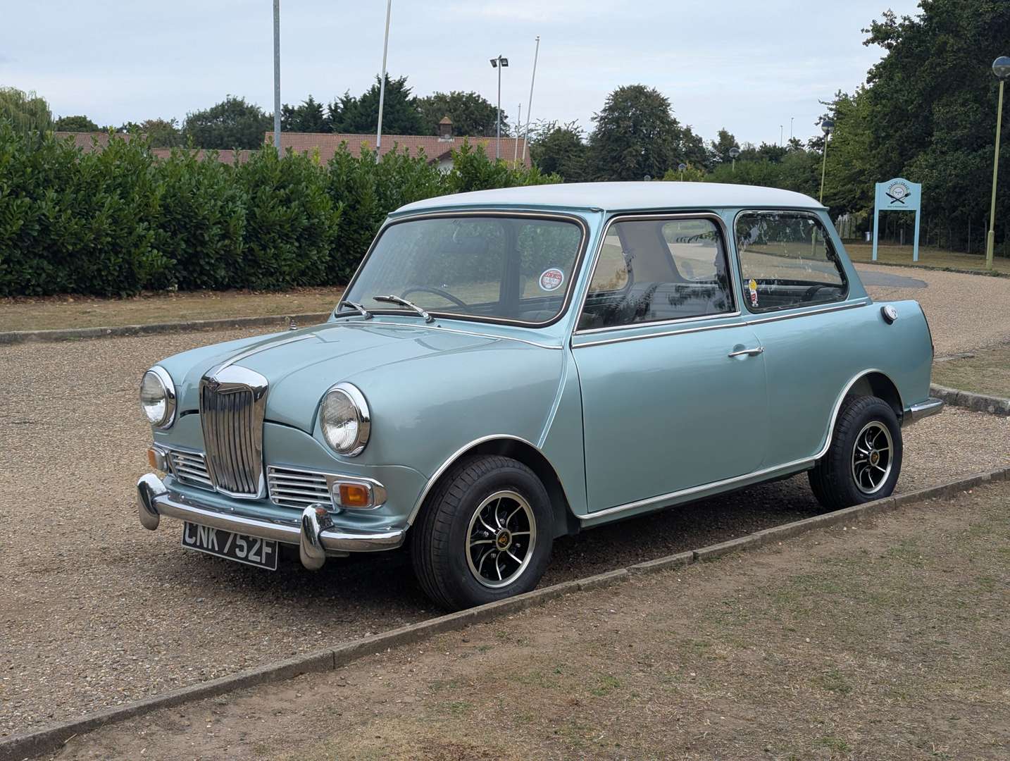 <p>1968 RILEY ELF</p>