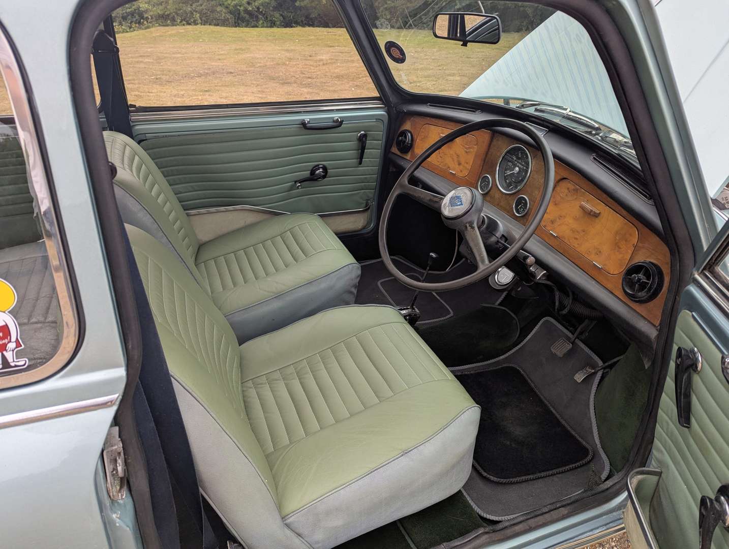 <p>1968 RILEY ELF</p>