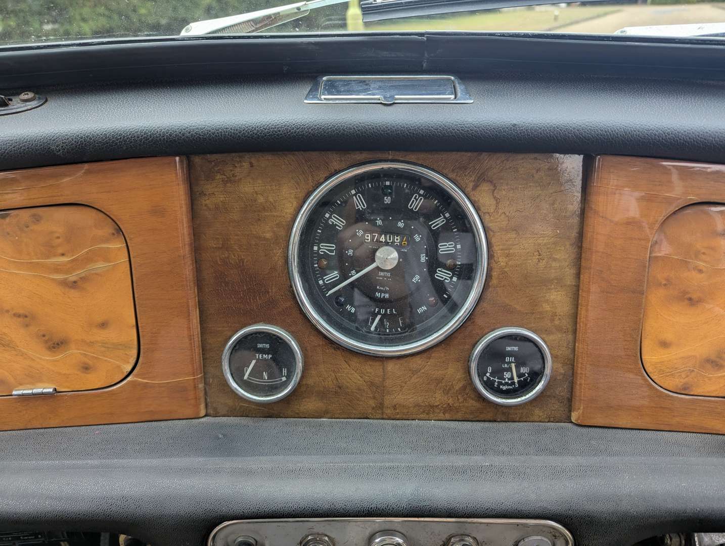 <p>1968 RILEY ELF</p>