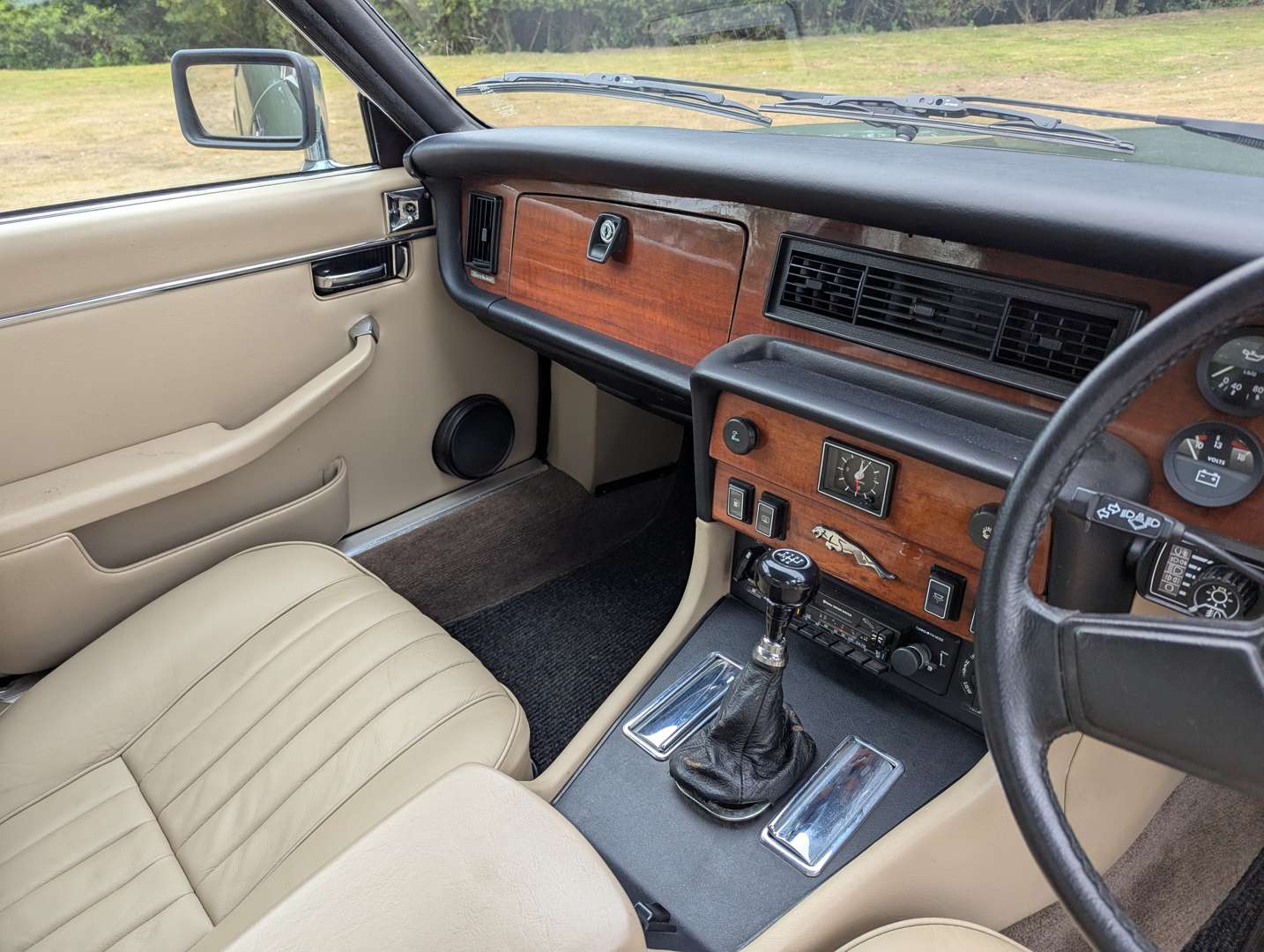 <p>1985 JAGUAR XJ6 4.2</p>