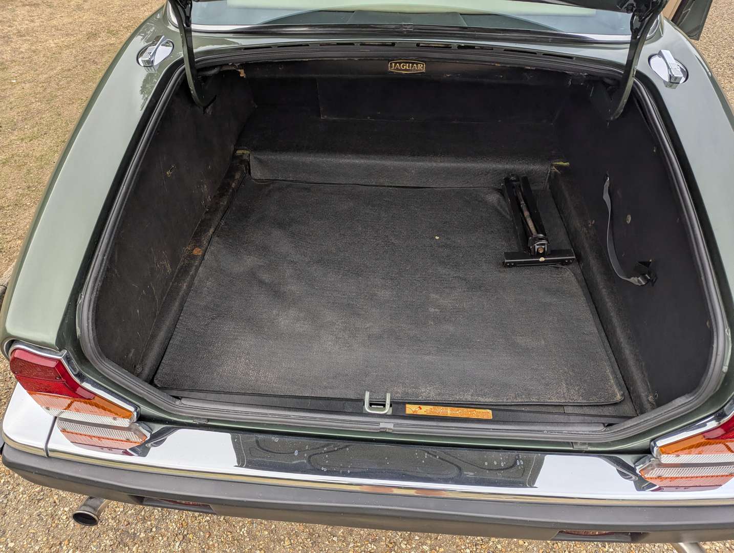 <p>1985 JAGUAR XJ6 4.2</p>