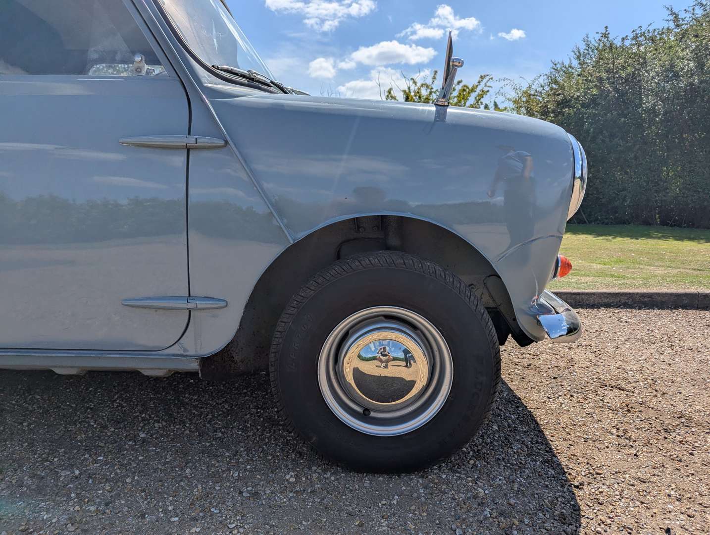 <p>1961 AUSTIN MINI VAN</p>