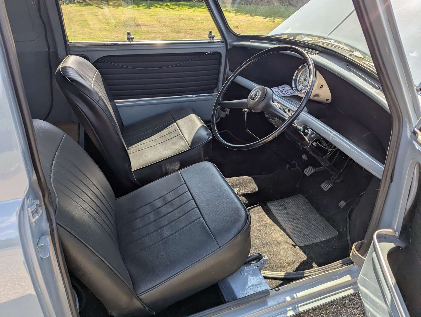 <p>1961 AUSTIN MINI VAN</p>