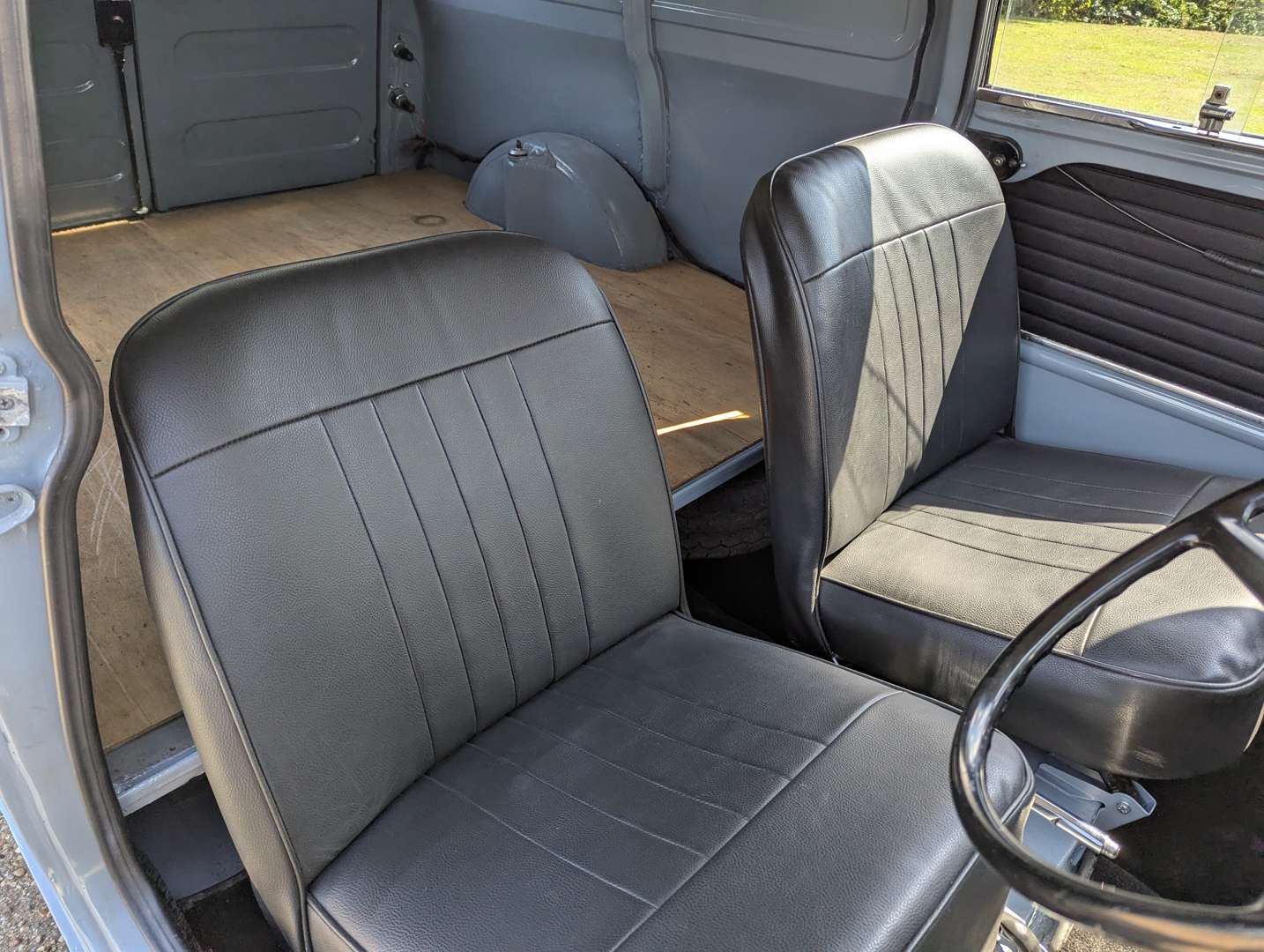 <p>1961 AUSTIN MINI VAN</p>