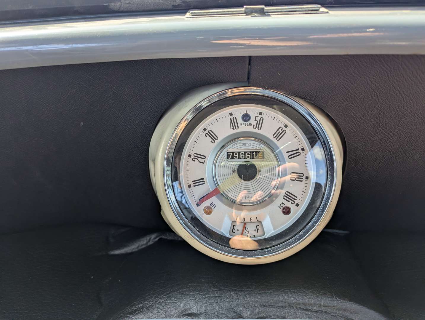 <p>1961 AUSTIN MINI VAN</p>