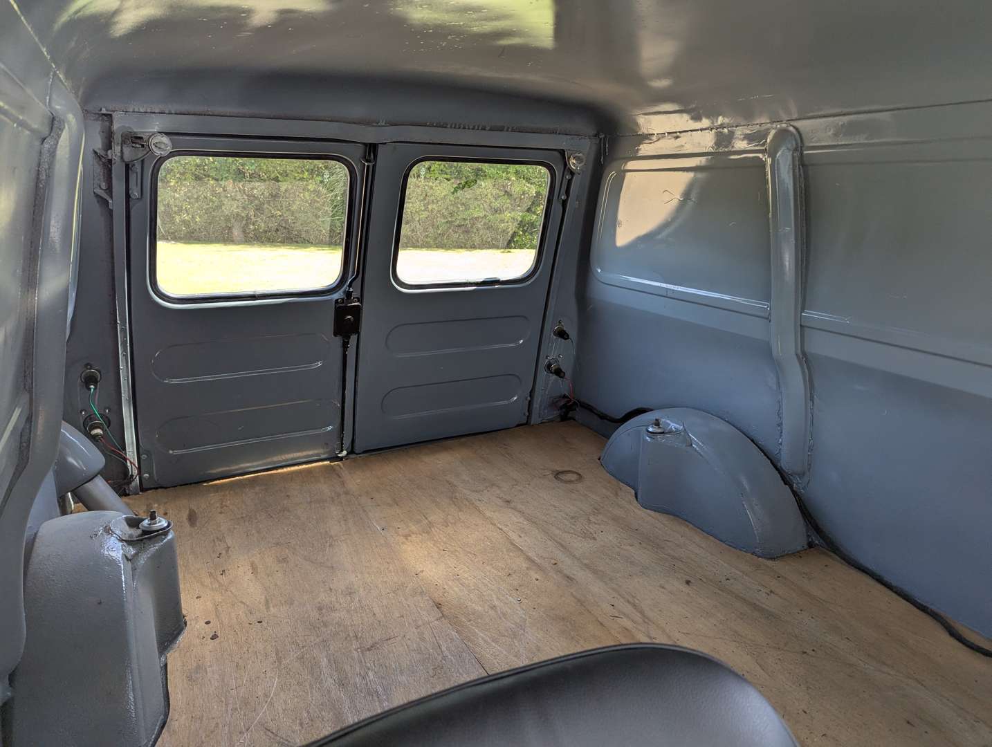 <p>1961 AUSTIN MINI VAN</p>