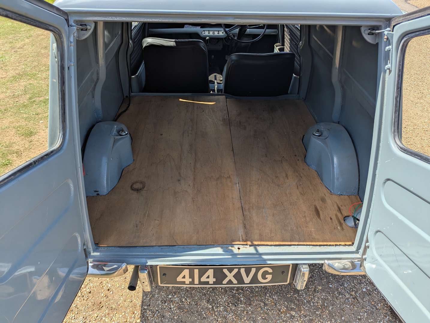 <p>1961 AUSTIN MINI VAN</p>