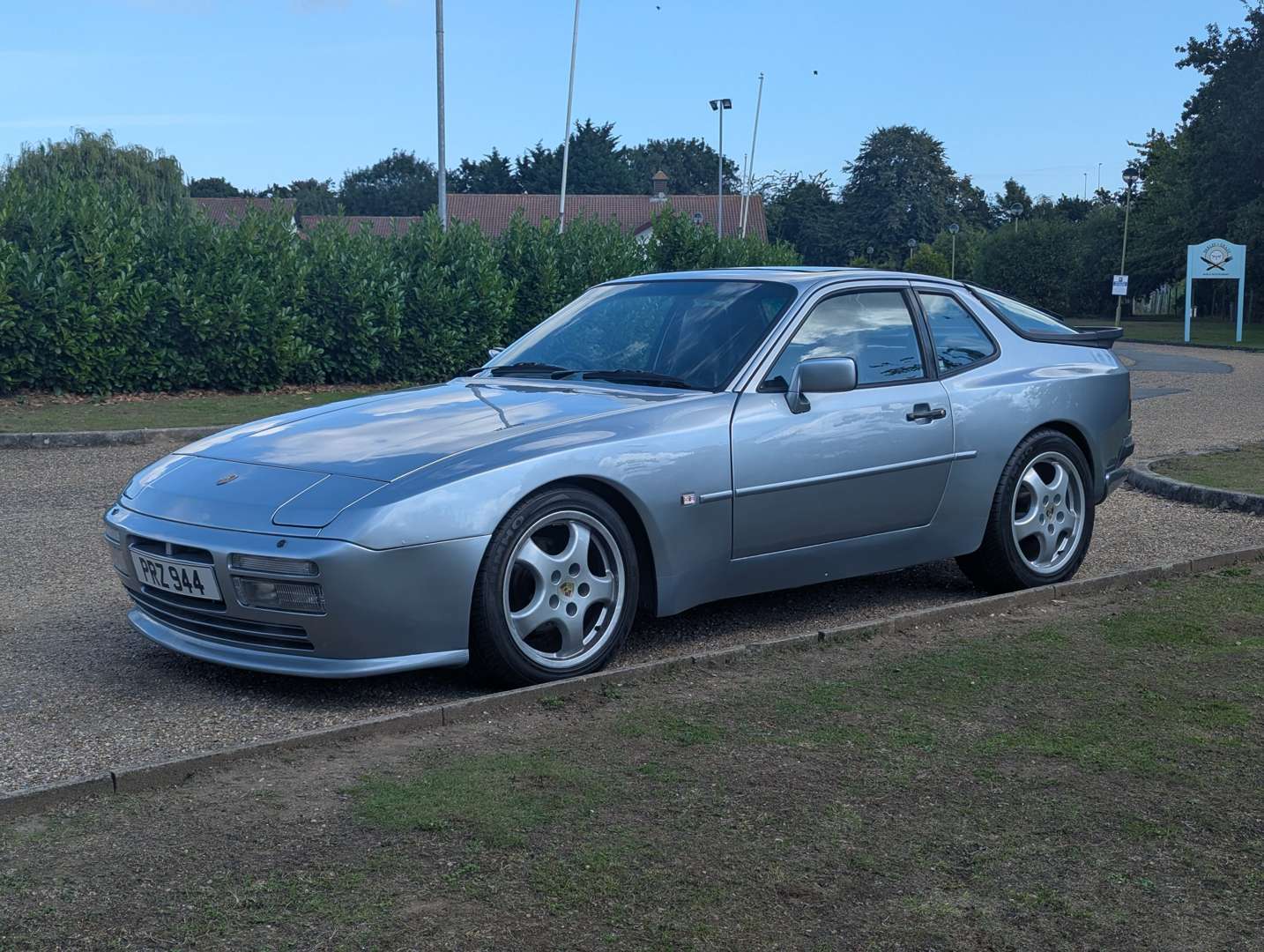<p>1986 PORSCHE 944 TURBO</p>