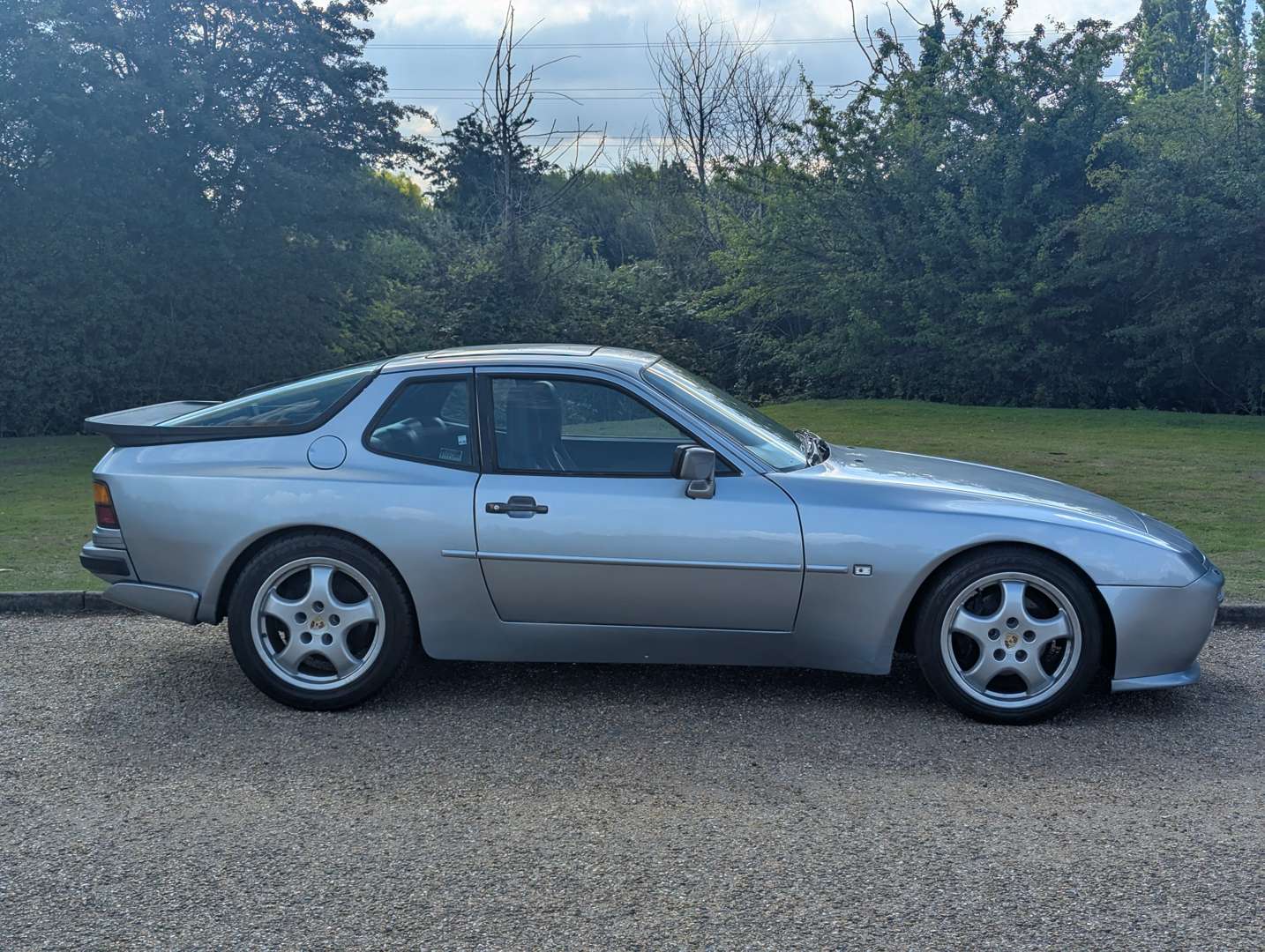 <p>1986 PORSCHE 944 TURBO</p>