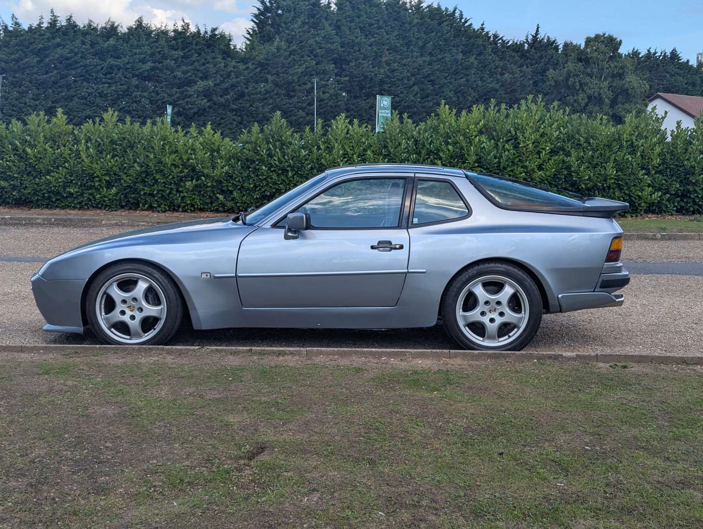 <p>1986 PORSCHE 944 TURBO</p>