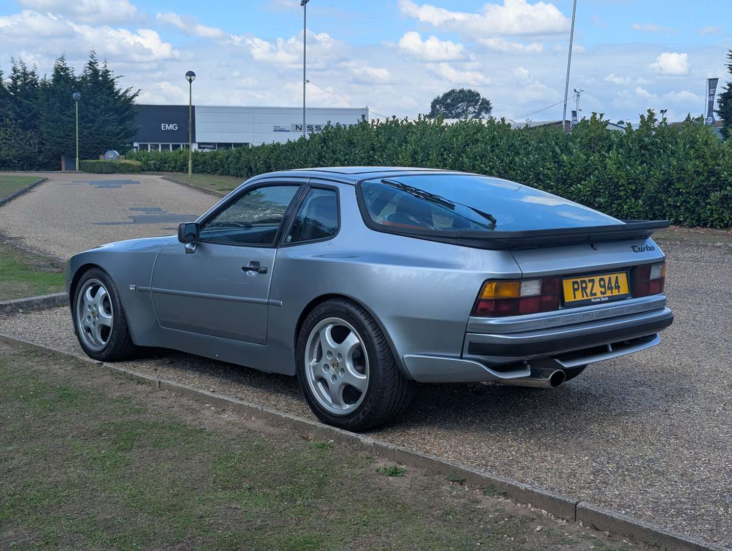 <p>1986 PORSCHE 944 TURBO</p>