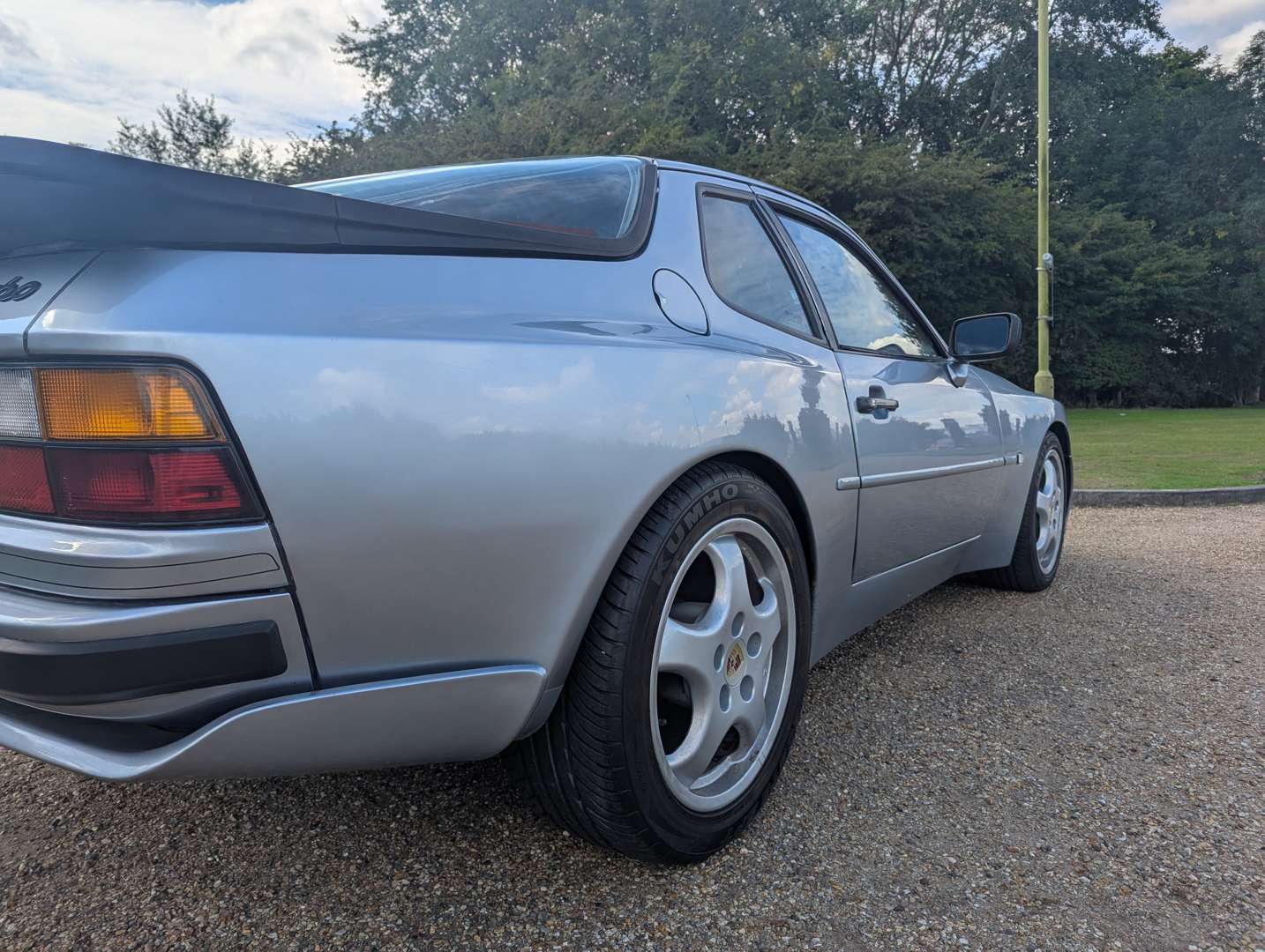 <p>1986 PORSCHE 944 TURBO</p>