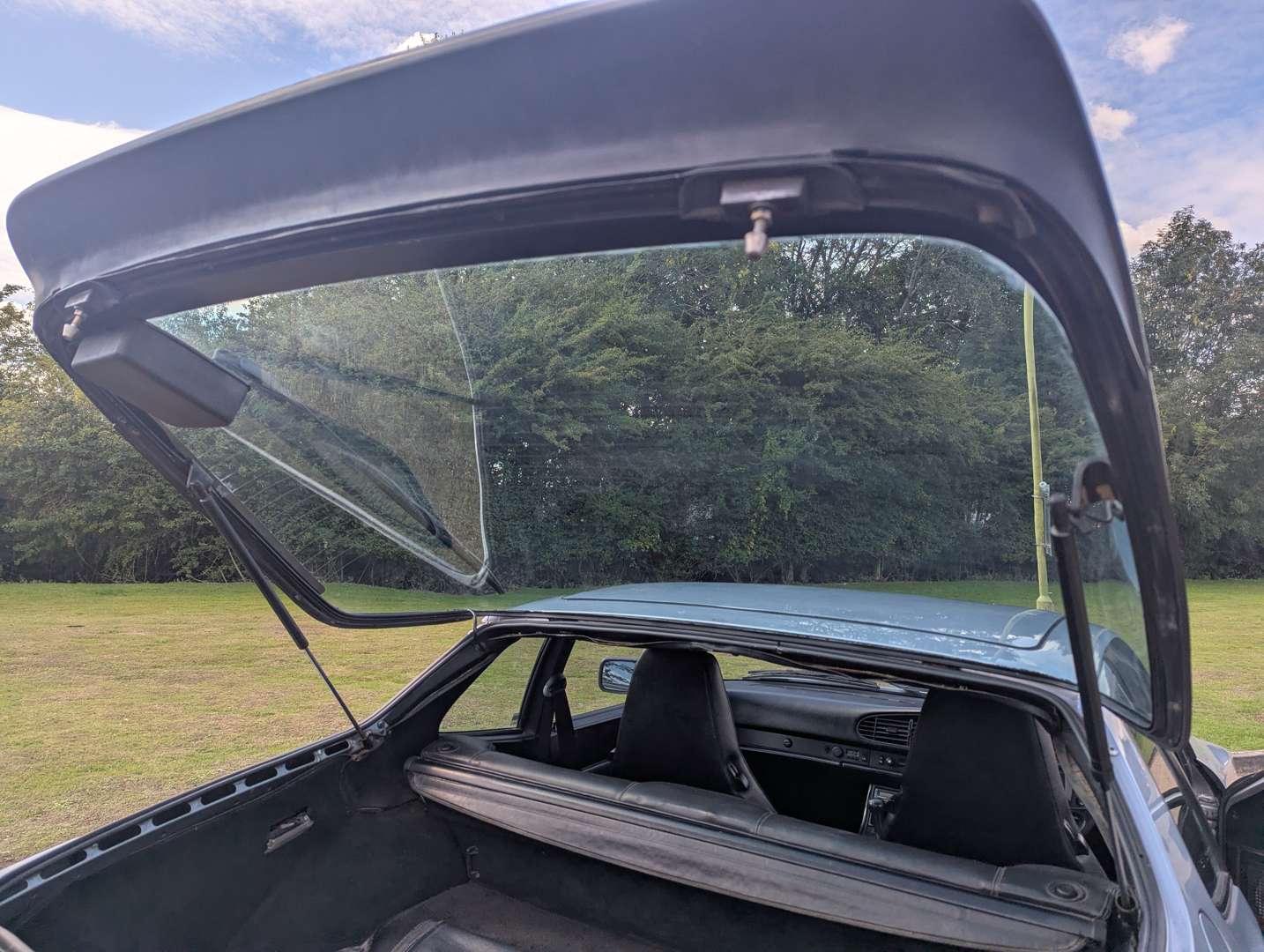 <p>1986 PORSCHE 944 TURBO</p>