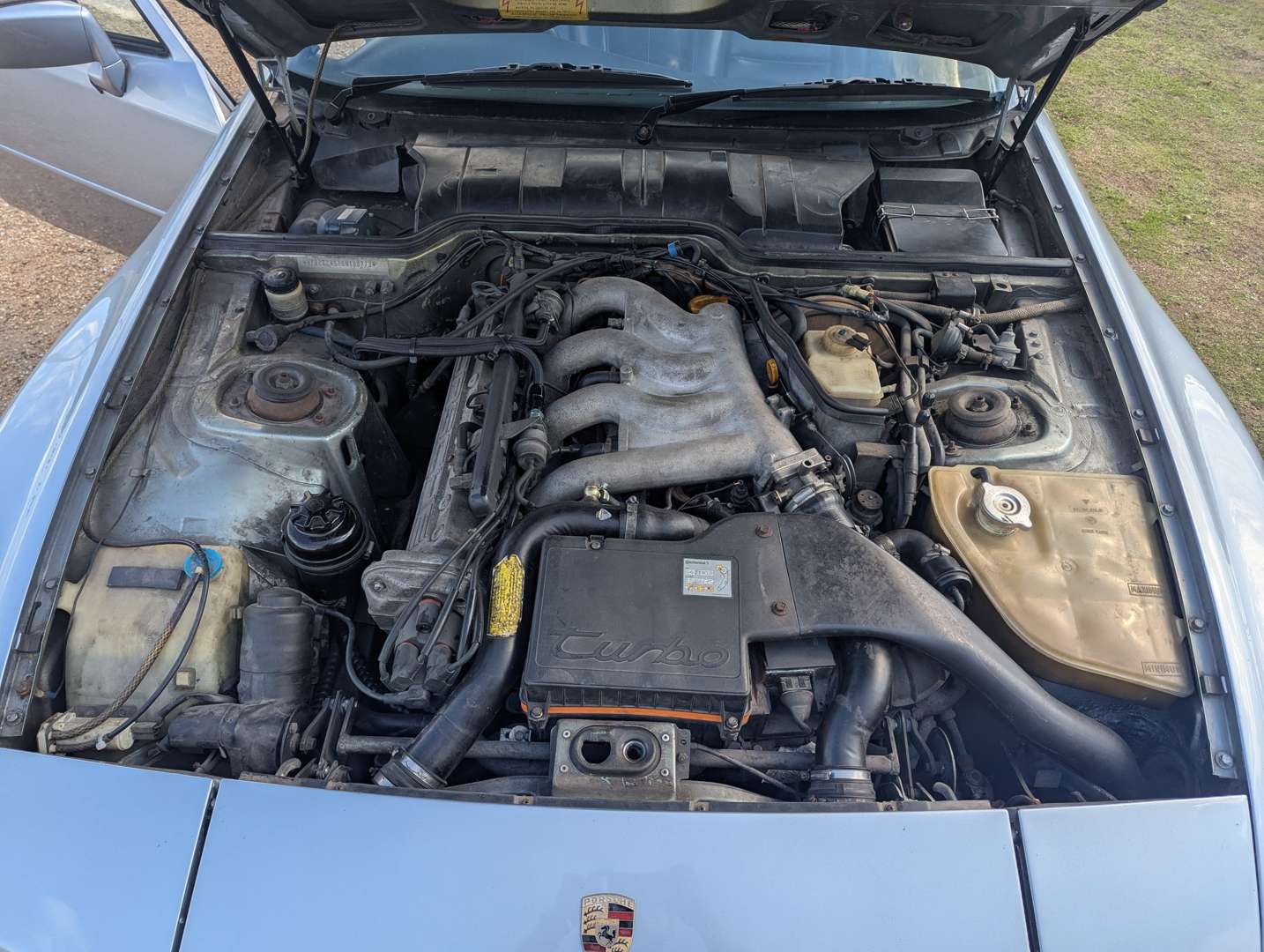 <p>1986 PORSCHE 944 TURBO</p>