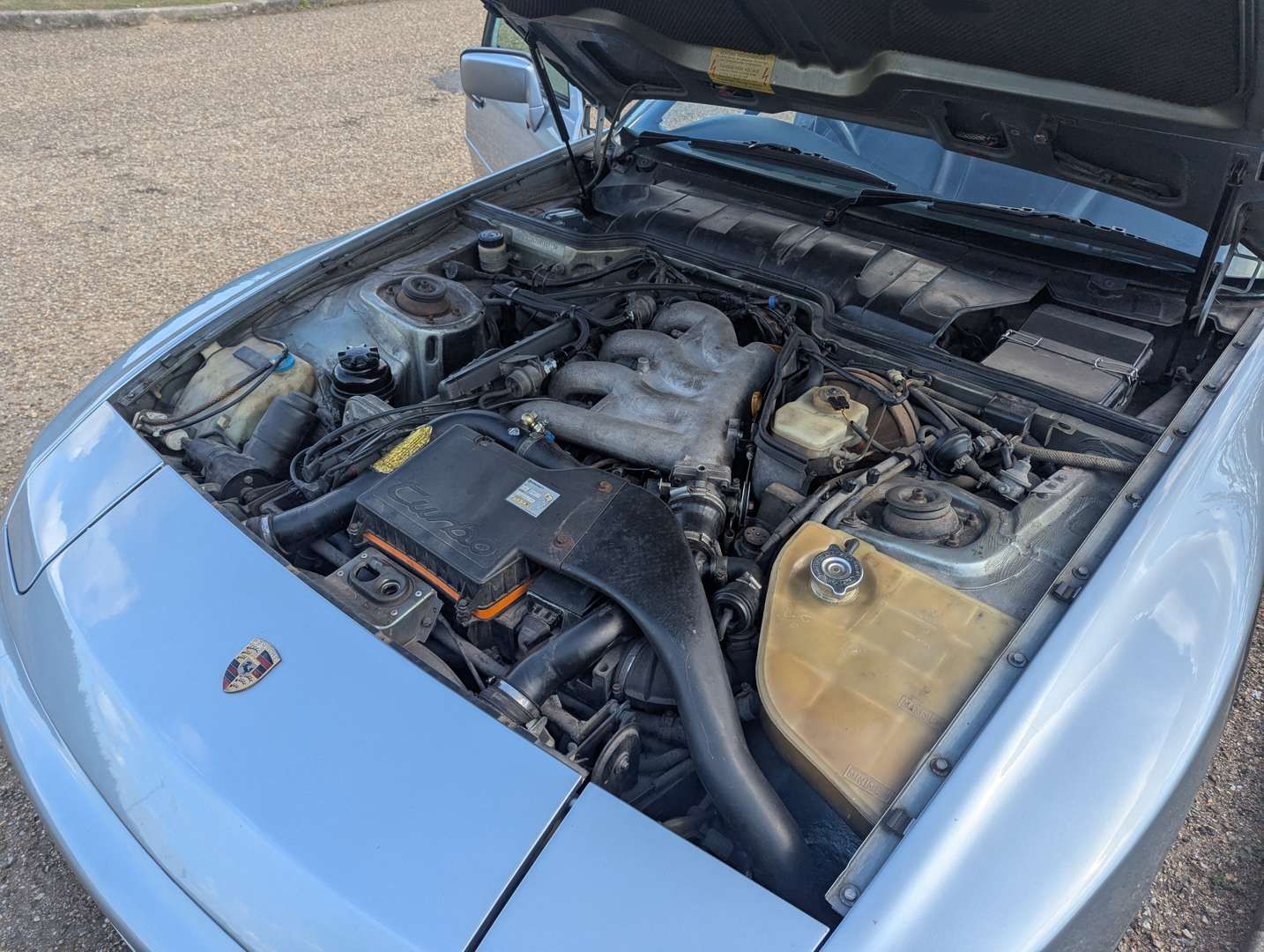 <p>1986 PORSCHE 944 TURBO</p>