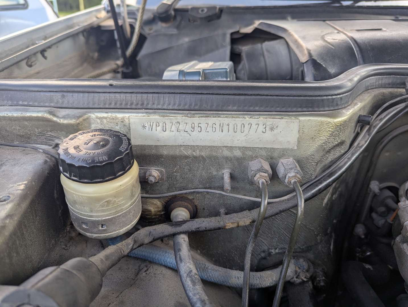 <p>1986 PORSCHE 944 TURBO</p>