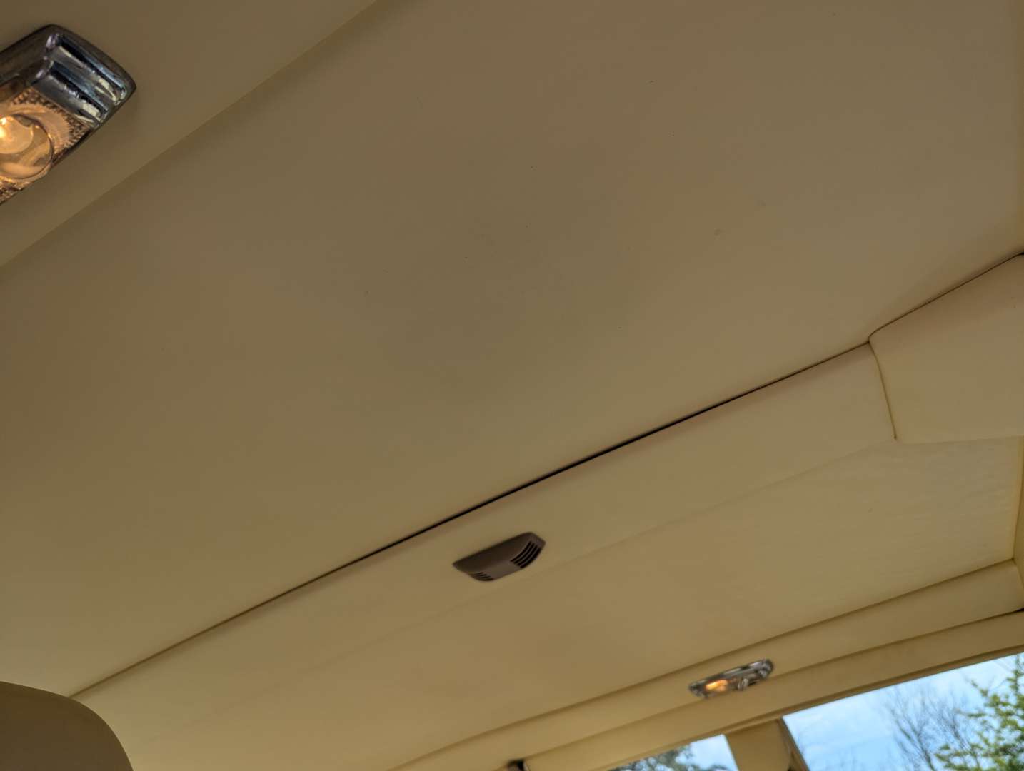 <p>1997 BENTLEY BROOKLANDS AUTO</p>