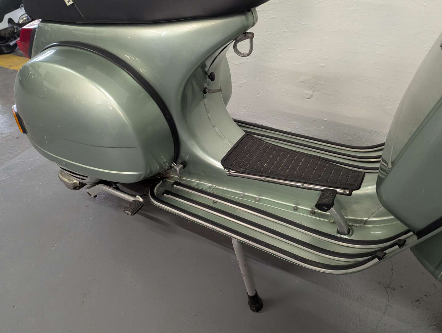 <p>1981 PIAGGIO PX125</p>