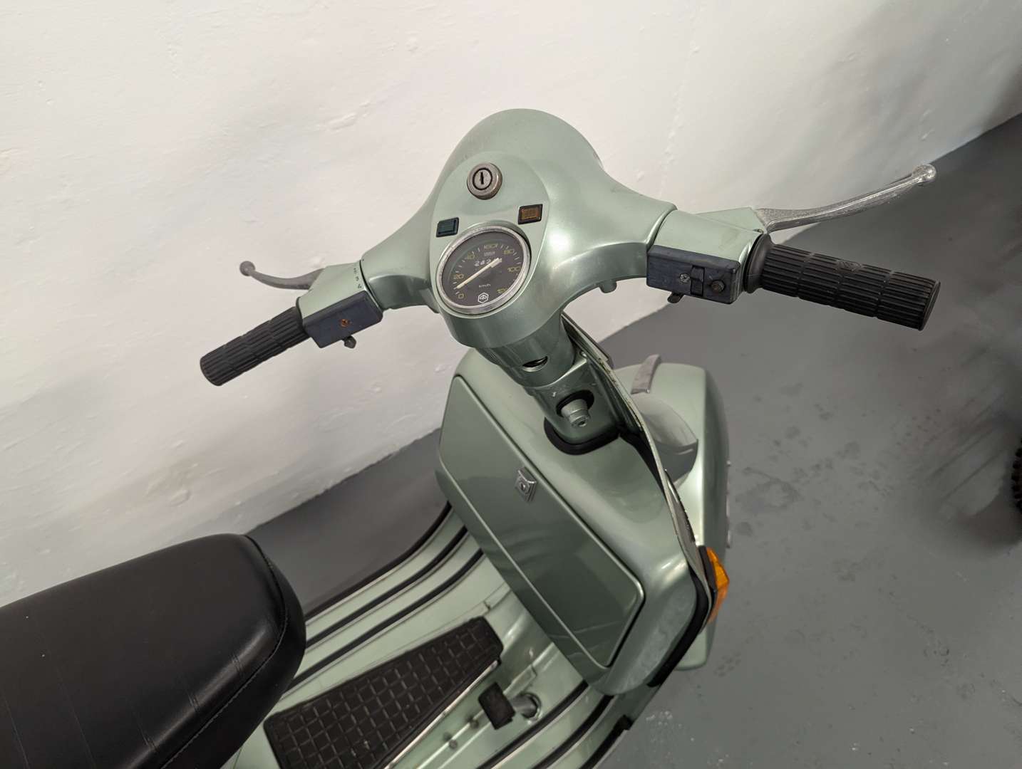 <p>1981 PIAGGIO PX125</p>