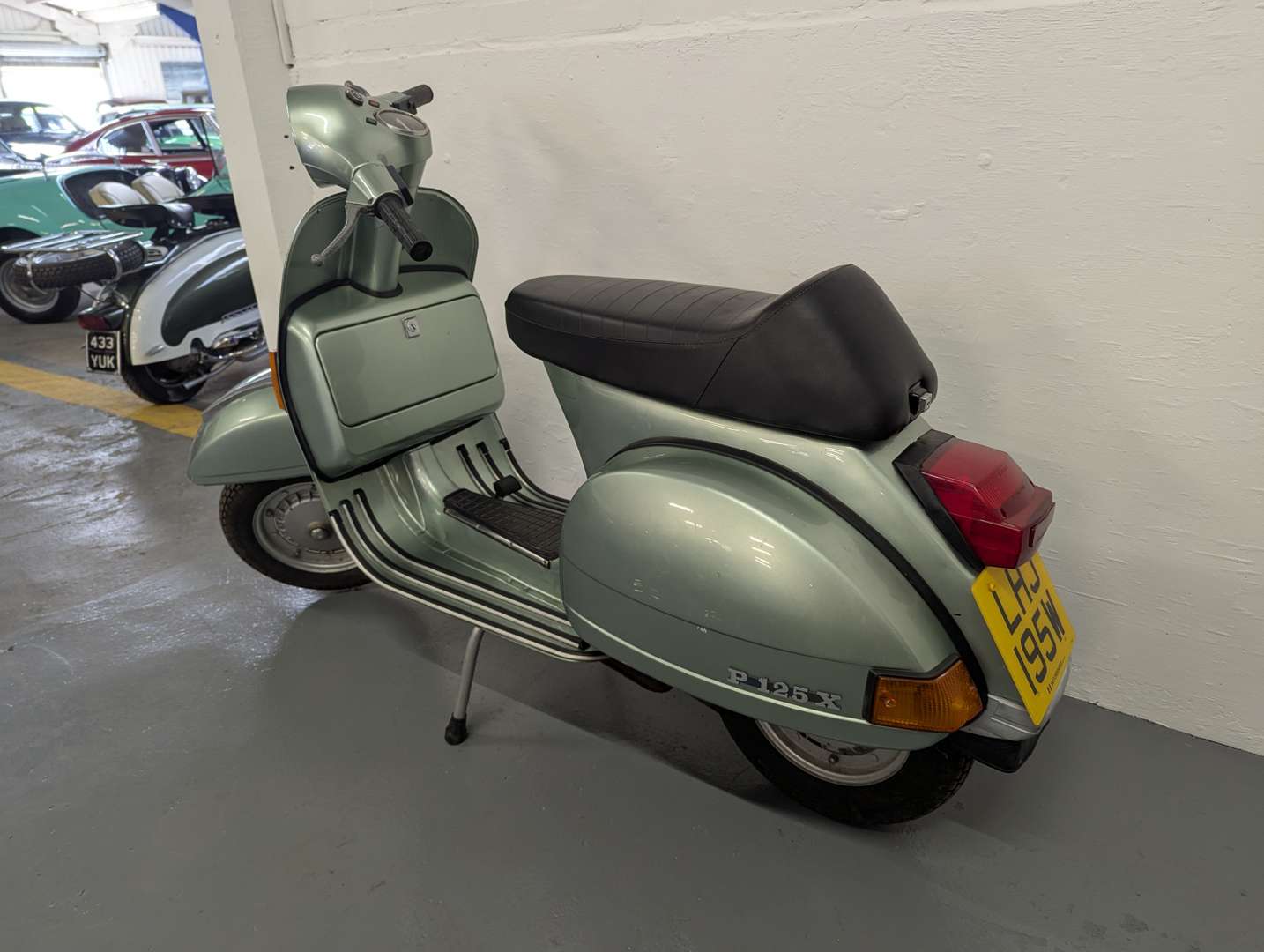 <p>1981 PIAGGIO PX125</p>