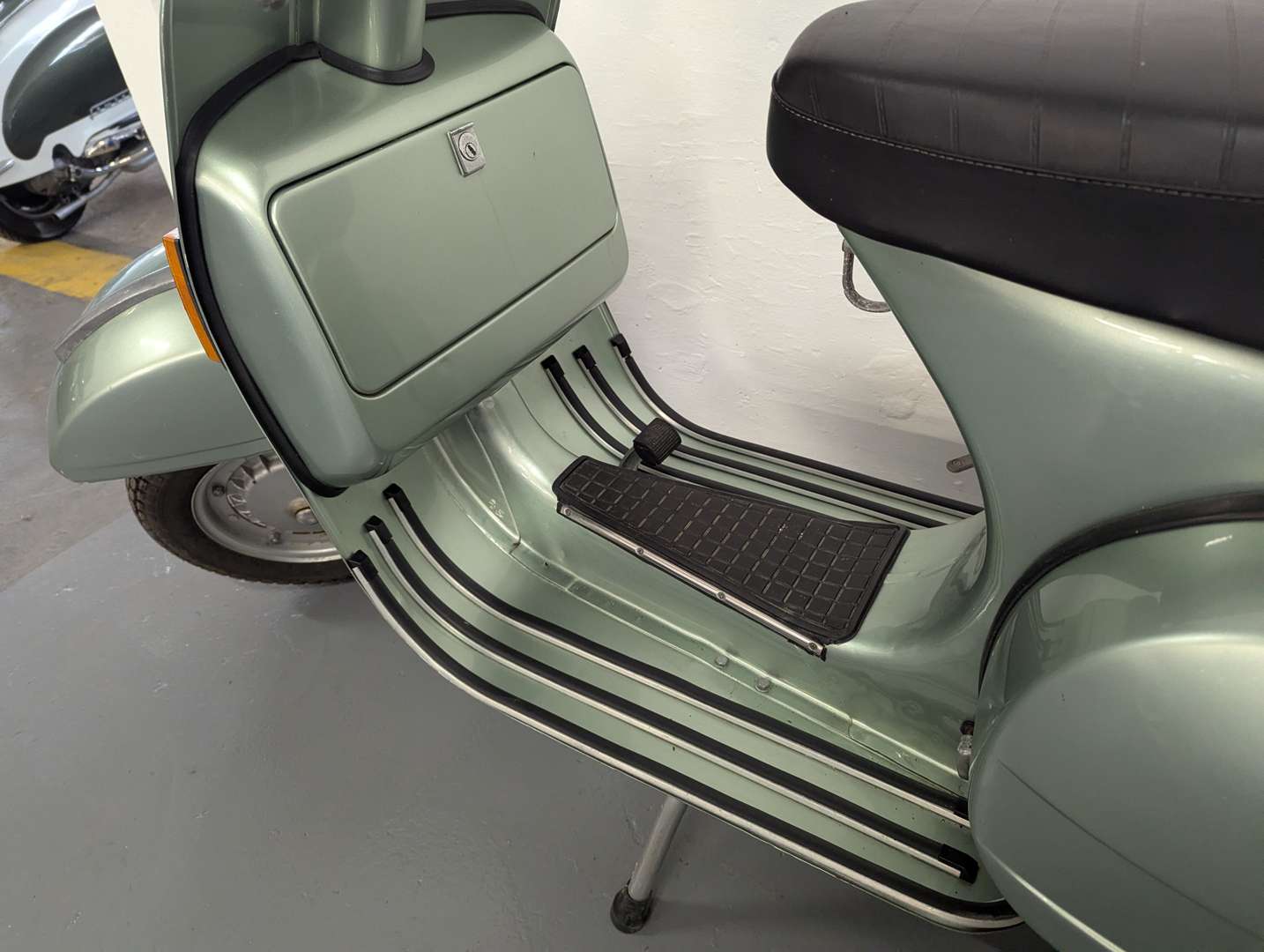 <p>1981 PIAGGIO PX125</p>