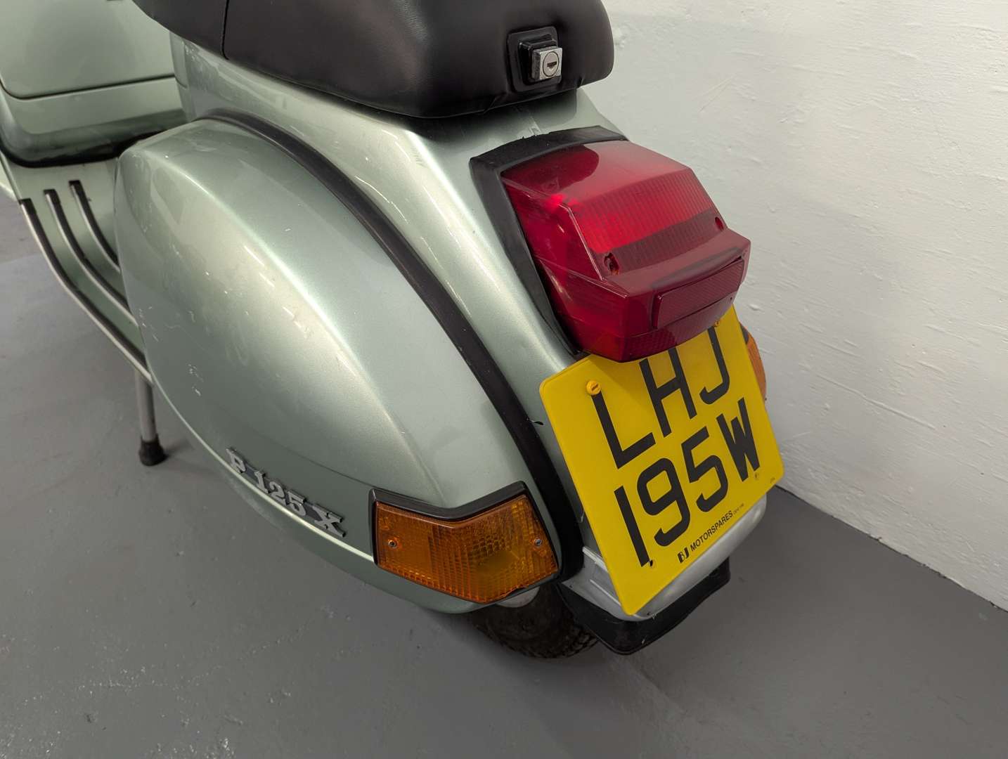 <p>1981 PIAGGIO PX125</p>