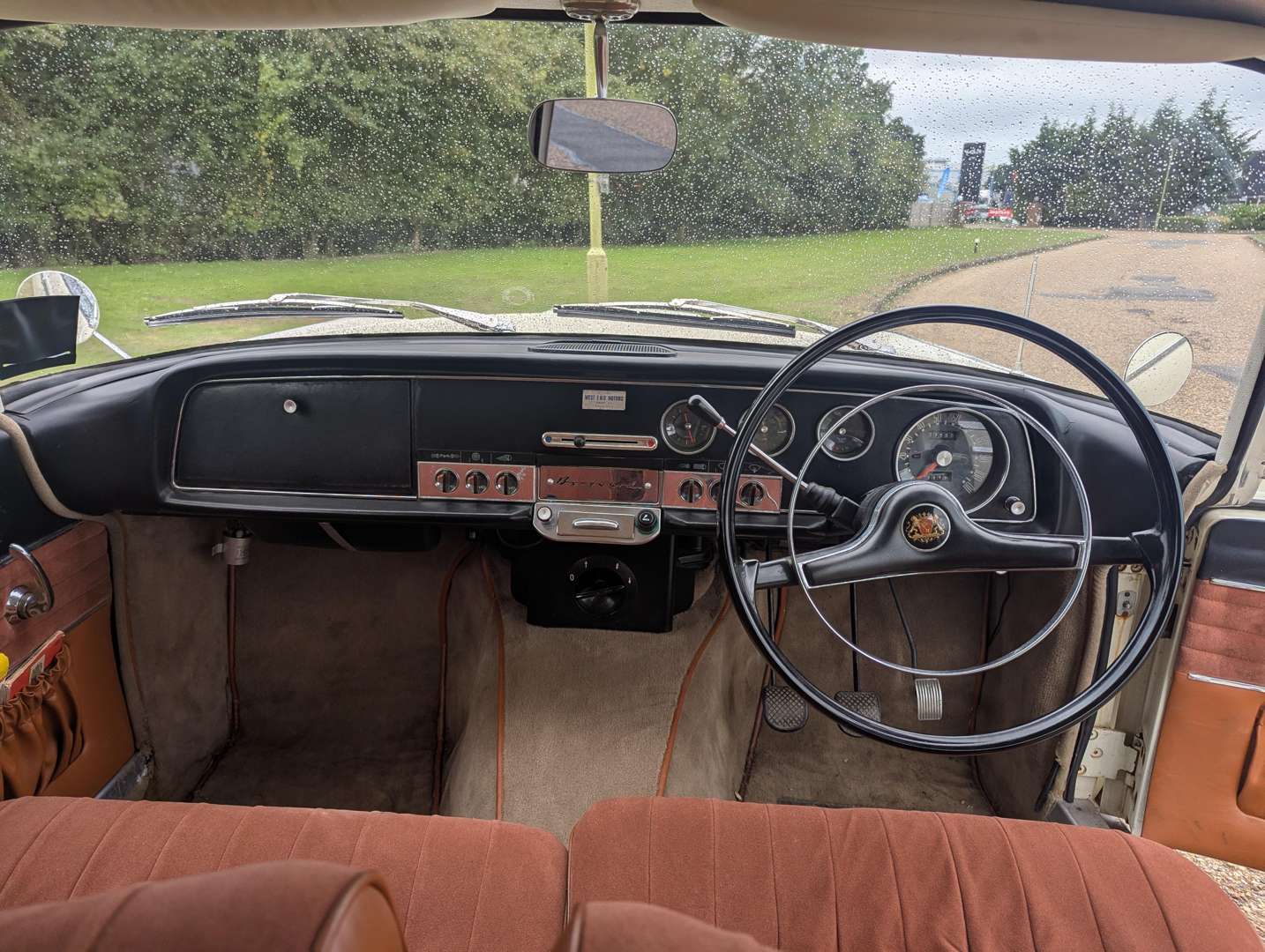 <p>1961 BORGWARD P100</p>