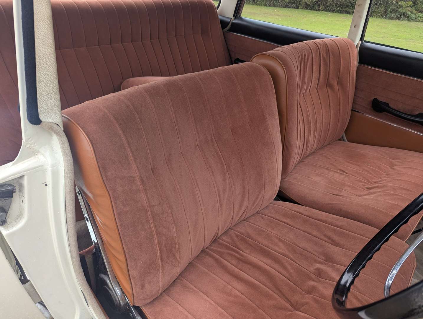 <p>1961 BORGWARD P100</p>