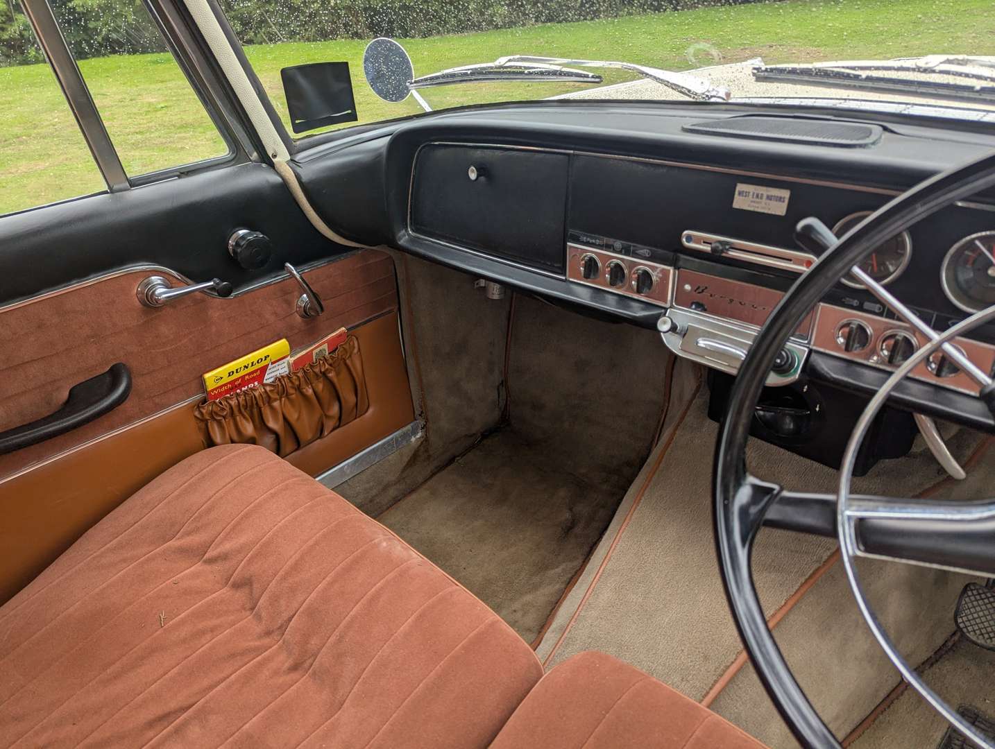 <p>1961 BORGWARD P100</p>