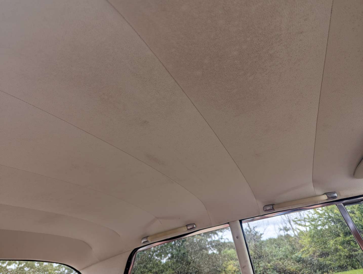 <p>1961 BORGWARD P100</p>