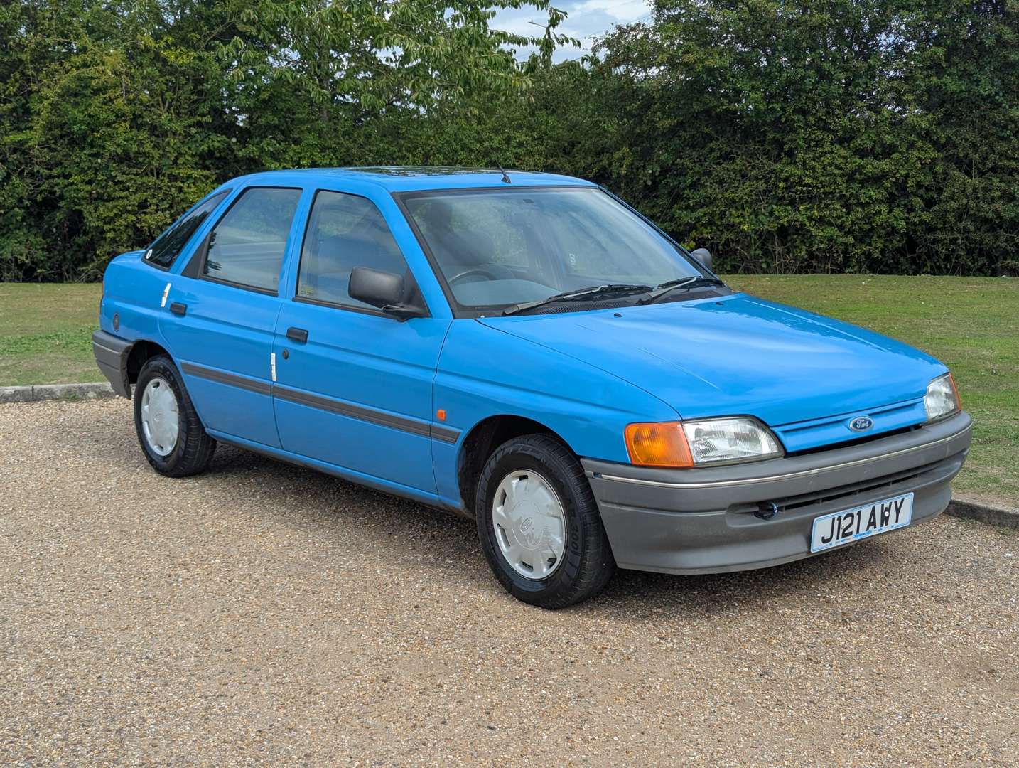 <p>1991 FORD ESCORT L</p>