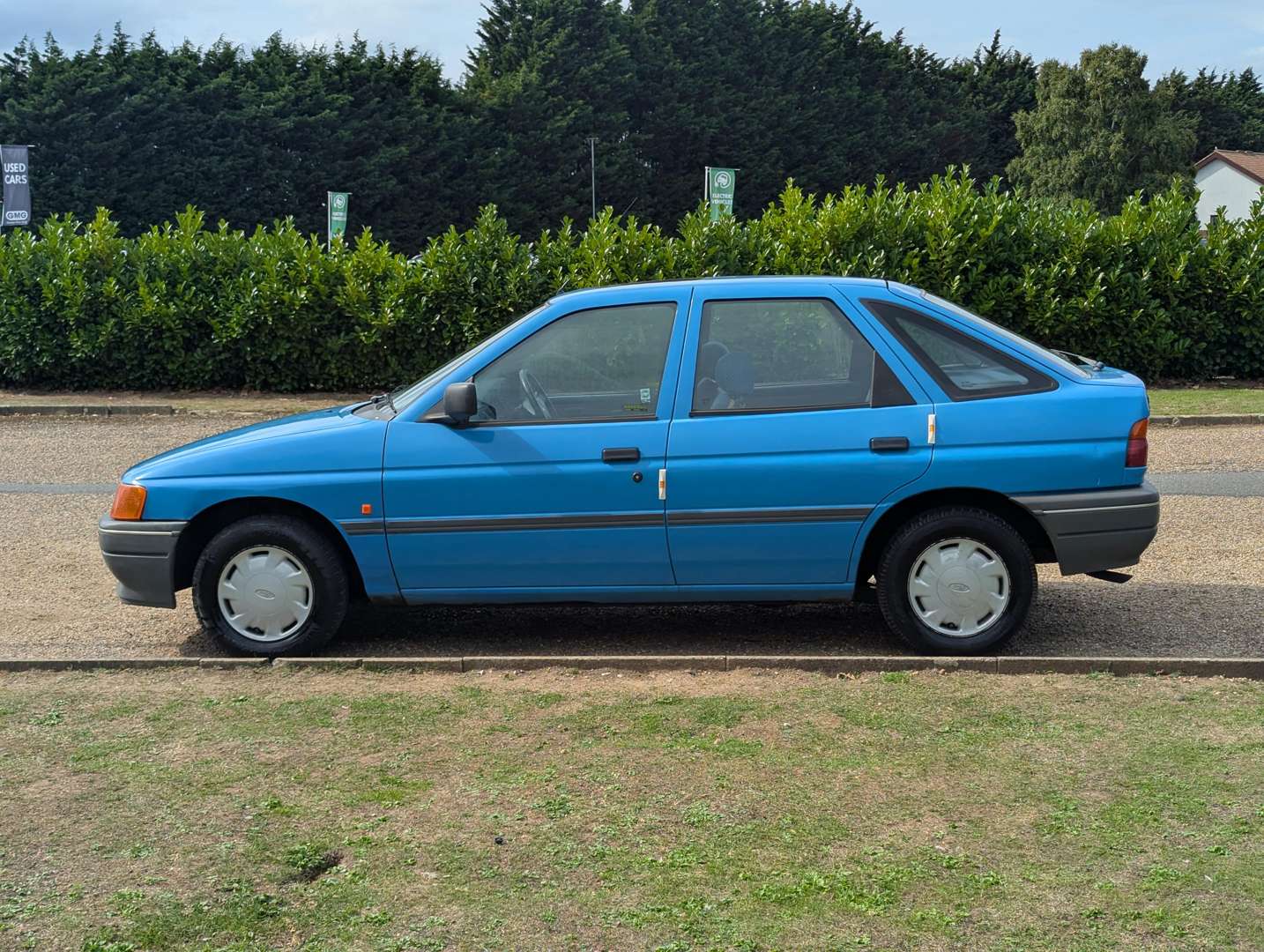 <p>1991 FORD ESCORT L</p>