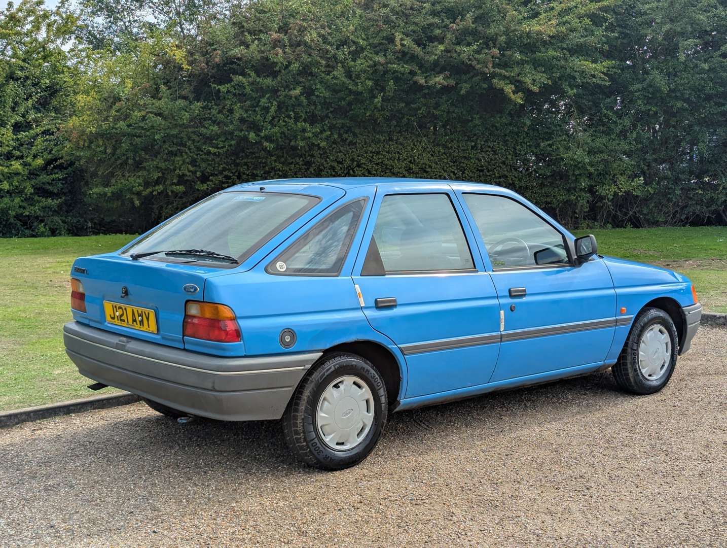 <p>1991 FORD ESCORT L</p>