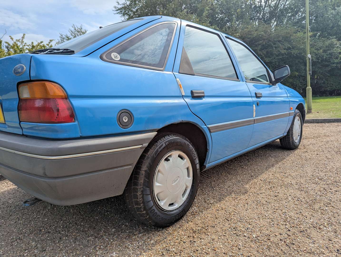 <p>1991 FORD ESCORT L</p>