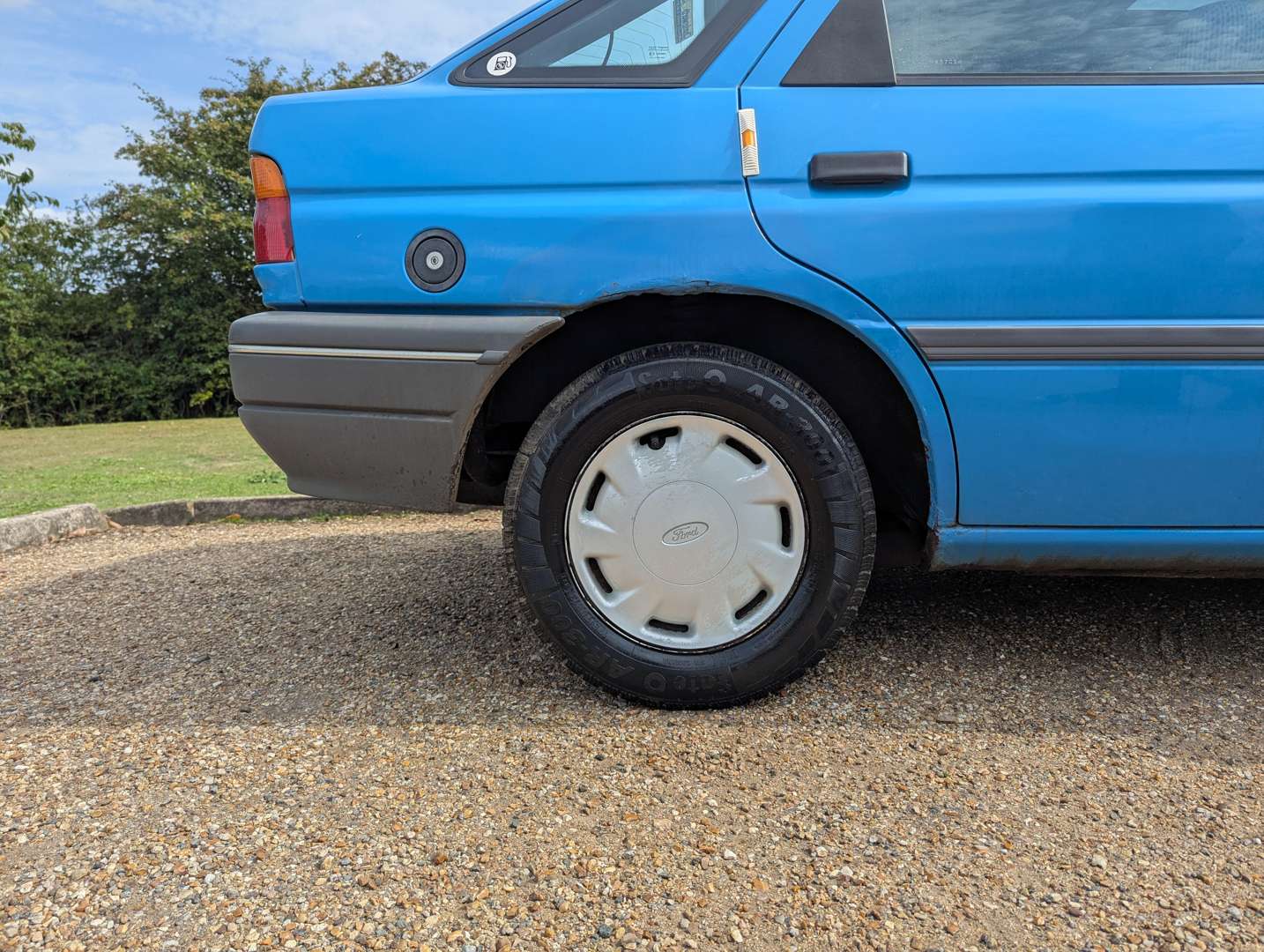 <p>1991 FORD ESCORT L</p>
