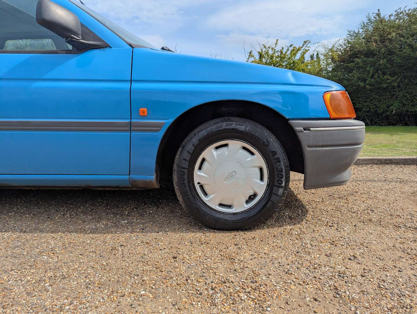 <p>1991 FORD ESCORT L</p>