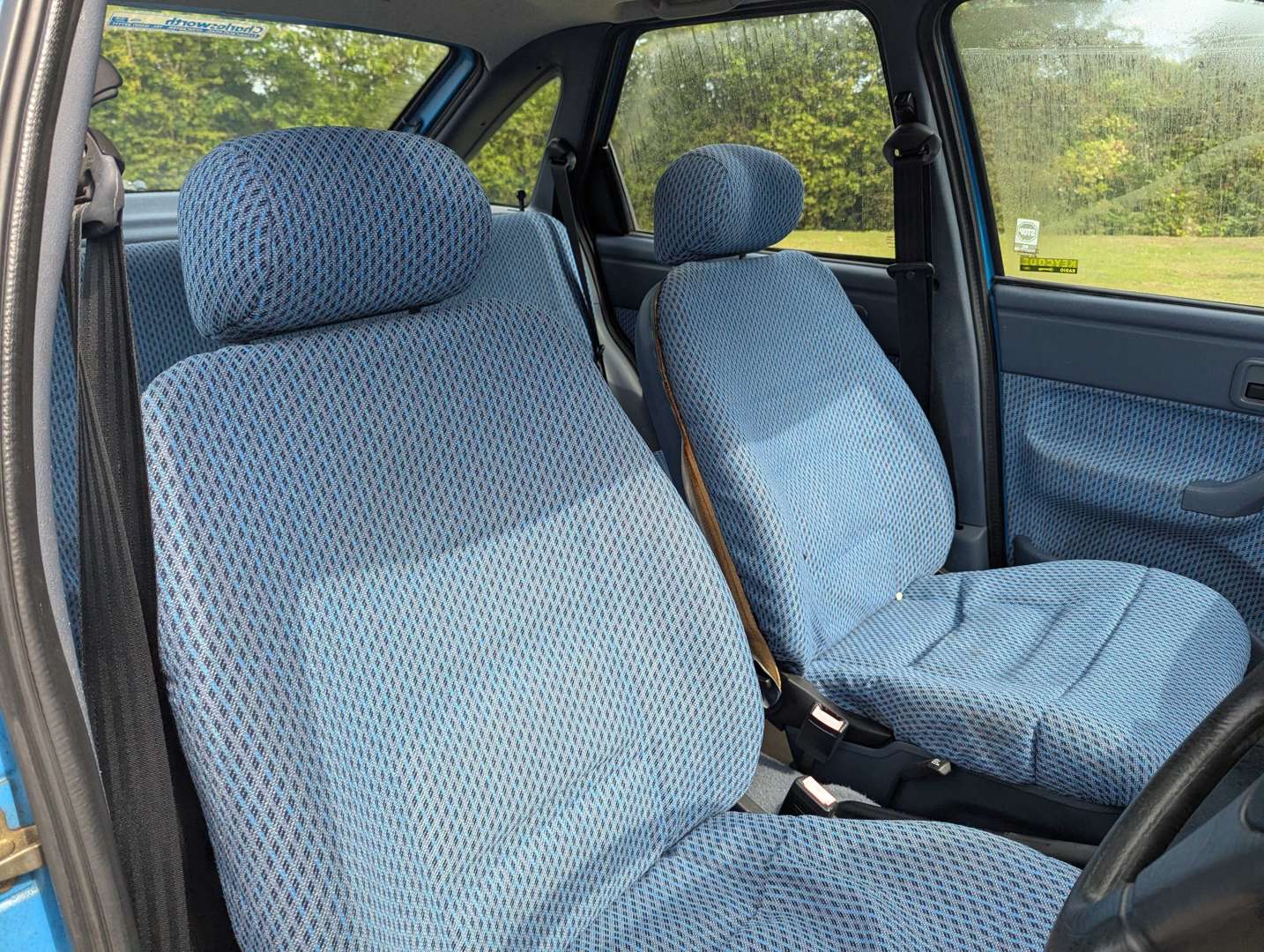 <p>1991 FORD ESCORT L</p>