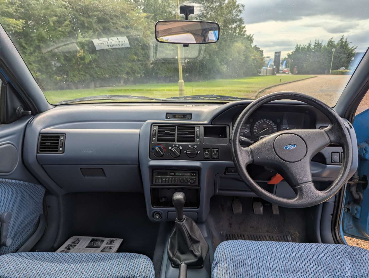 <p>1991 FORD ESCORT L</p>