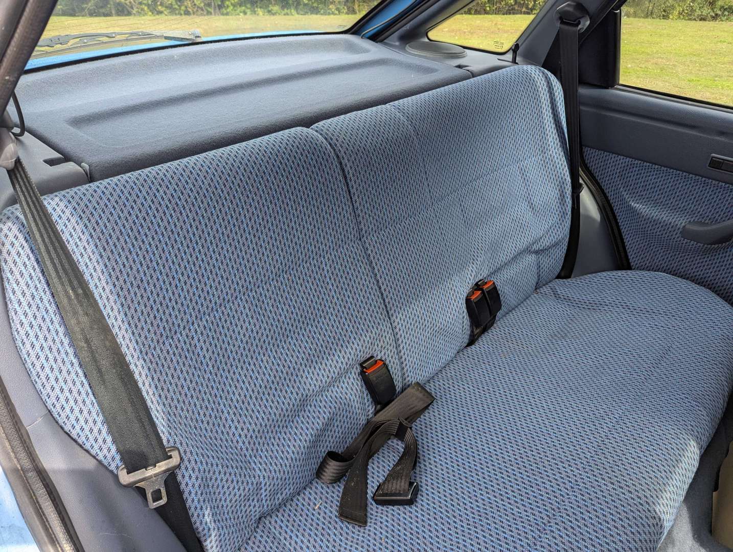 <p>1991 FORD ESCORT L</p>