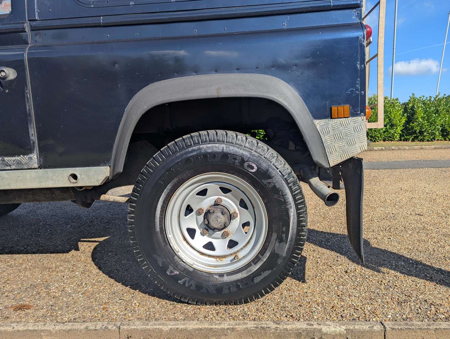 <p>LAND ROVER 90</p>