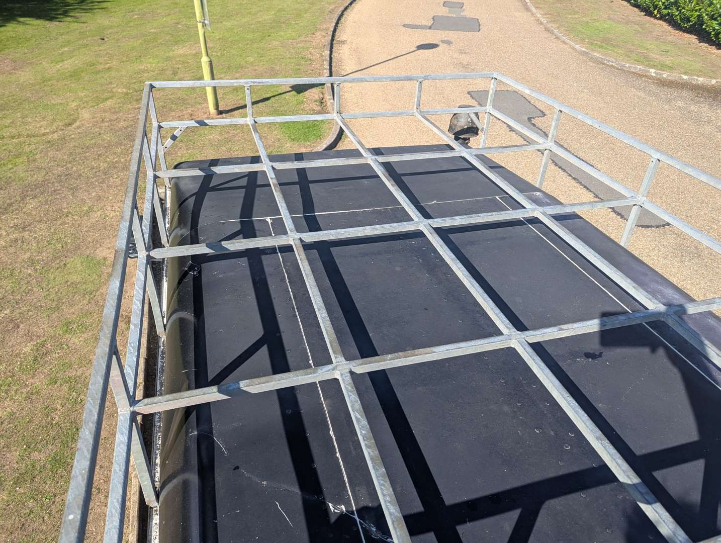 <p>LAND ROVER 90</p>