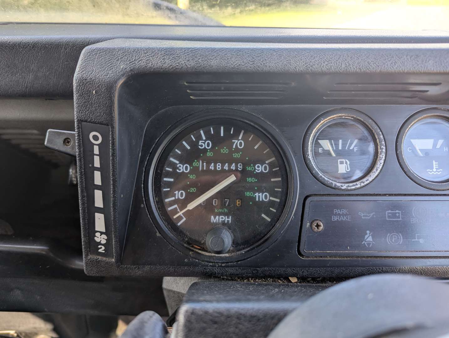 <p>LAND ROVER 90</p>