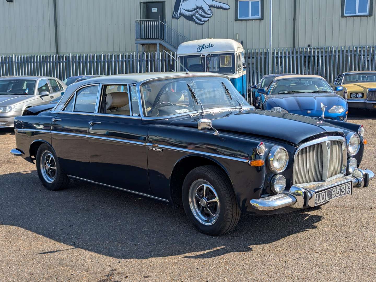 <p>1971 ROVER P5 3.5 COUPE</p>