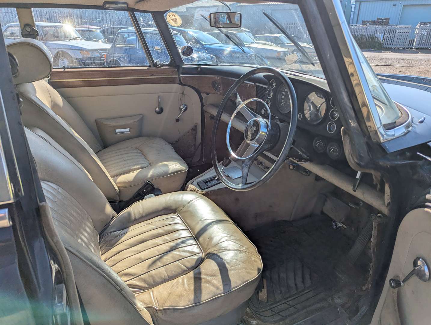 <p>1971 ROVER P5 3.5 COUPE</p>