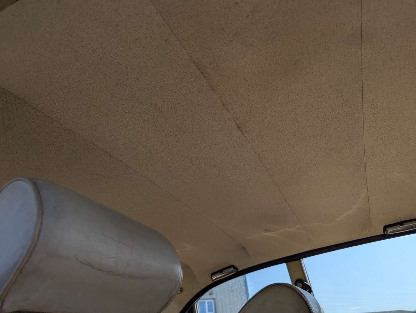 <p>1971 ROVER P5 3.5 COUPE</p>